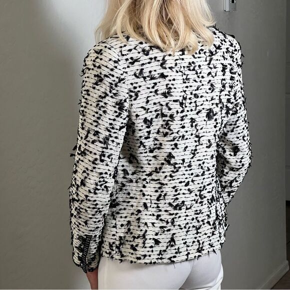 Chanel black and white Tweed 95 Cruise Karl Lagerfeld jacket Gold CC Buttons 40 - Picture 2 of 15